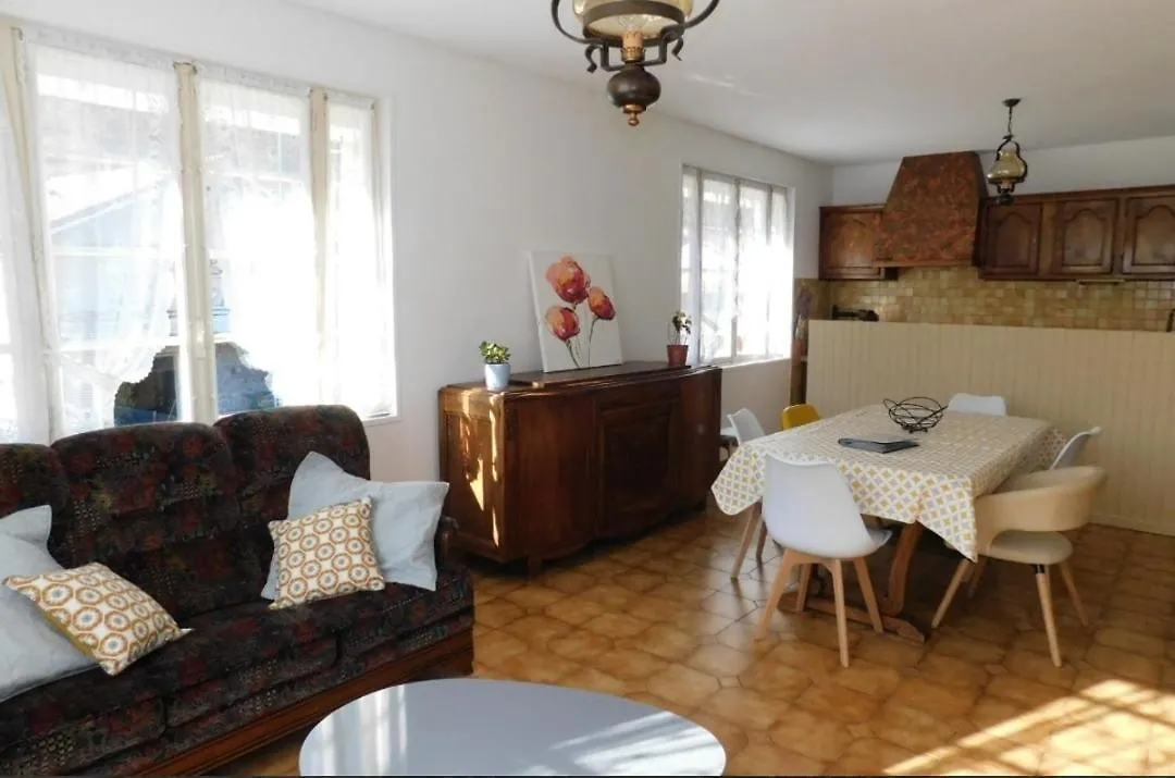 Gîte Le Gravier en haut de Villa proche de la Dolce Via Arcens